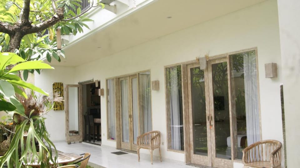Sugiras Living Guest House Bed and Breakfast in Denpasar