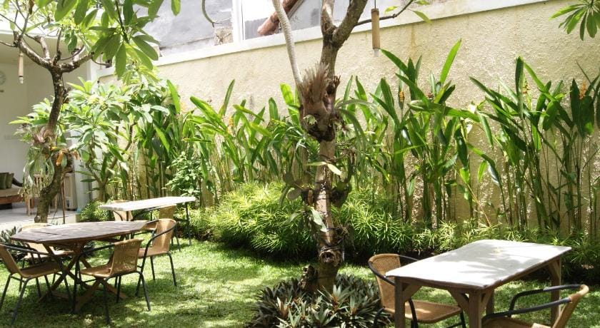 Sugiras Living Guest House Bed and Breakfast in Denpasar