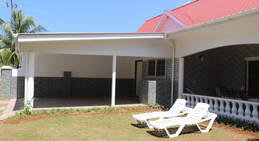 Chez Augustine Guest House Apartment in Africa