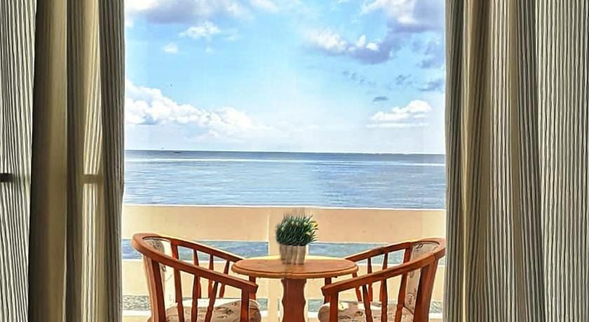 Casa Almarenzo Bed and Breakfast Resort Hotel in Bolinao