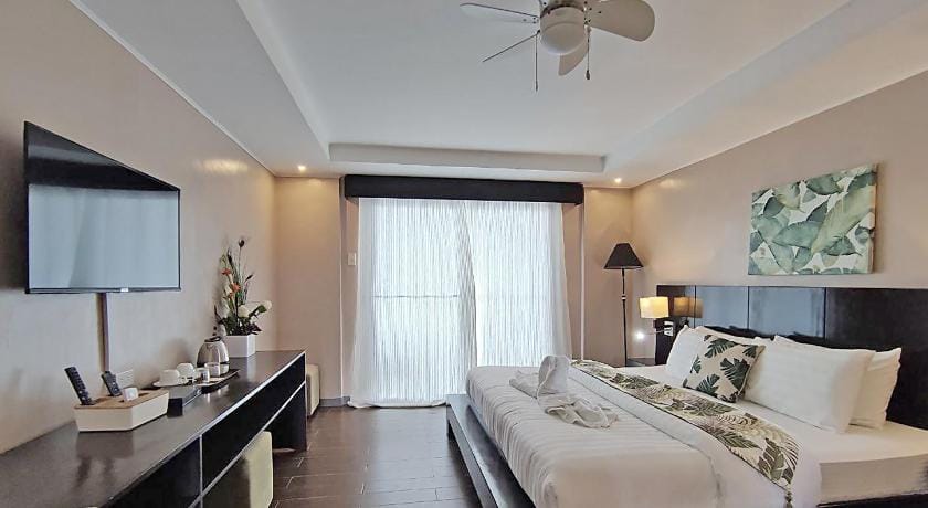Casa Almarenzo Bed and Breakfast Resort Hotel in Bolinao