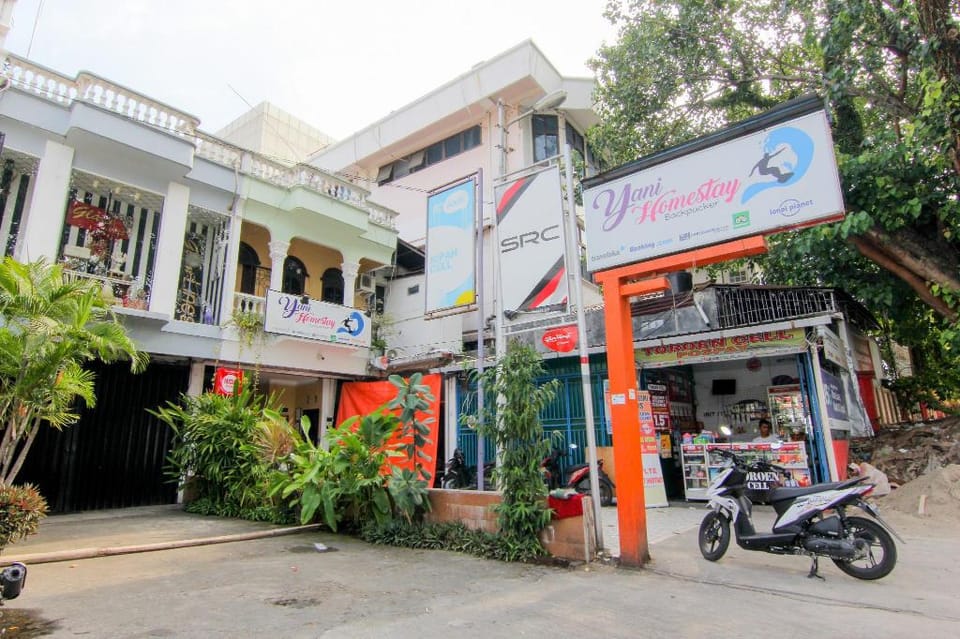 Yani Homestay Hotel in Padang