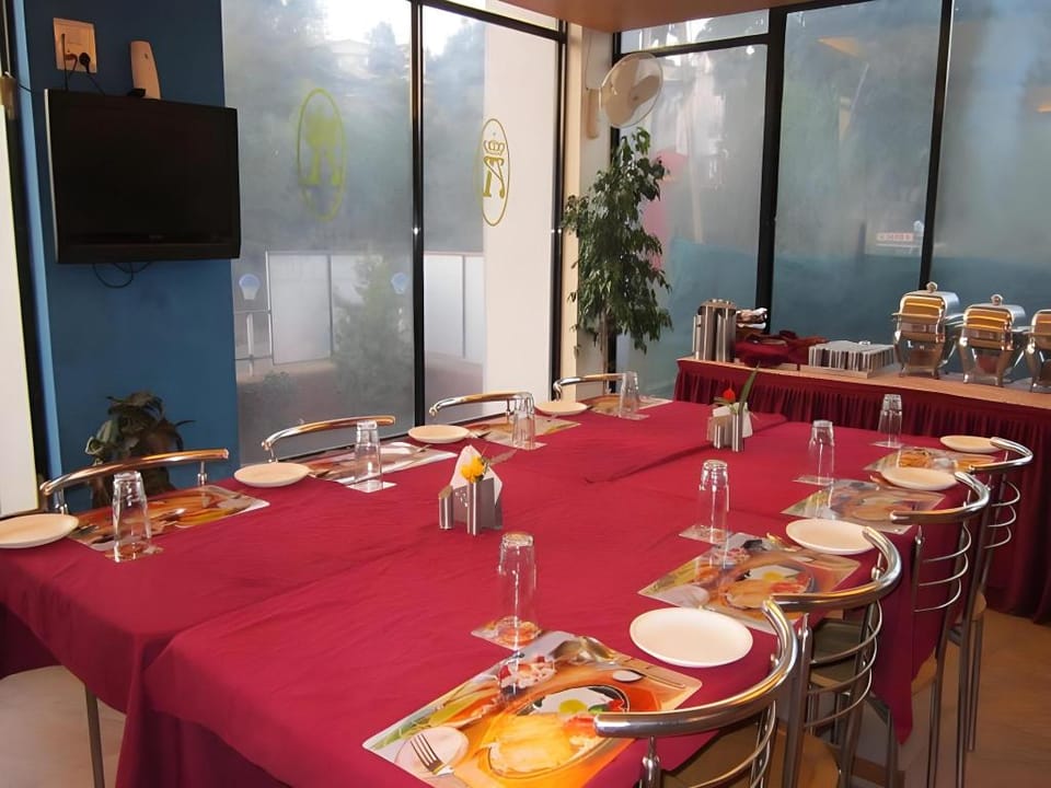 Anmols Inn Hotel in Maharashtra