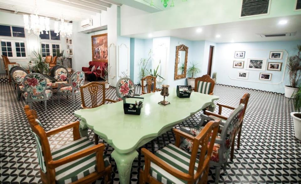 The Travotel Suites Nagpur Hotel in Maharashtra