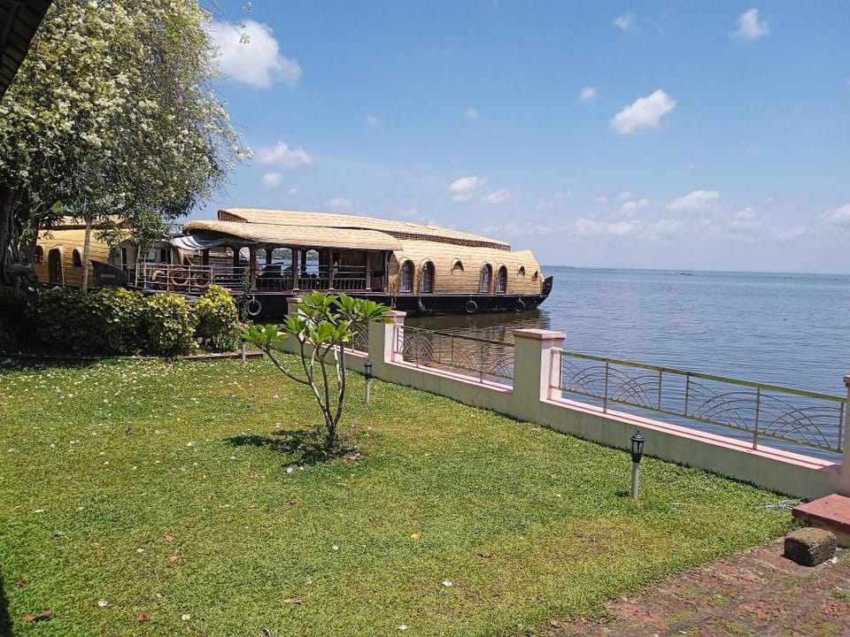 Aqua Jumbo Houseboat Docked boat in Kumarakom