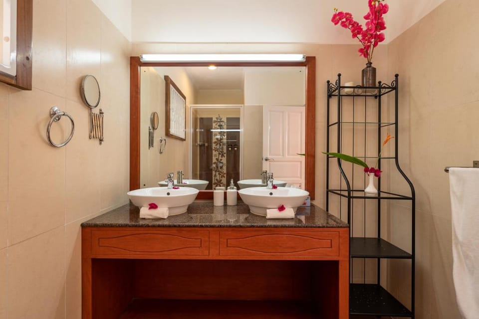 Glacis Heights Villa Bed and Breakfast in Africa
