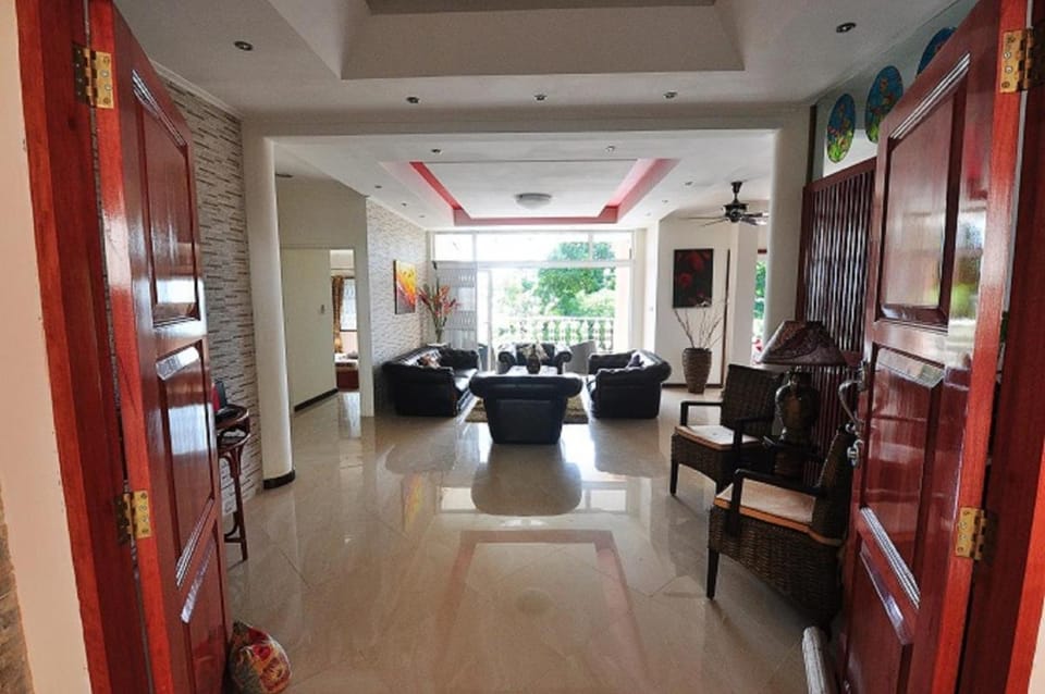 Glacis Heights Villa Bed and Breakfast in Africa
