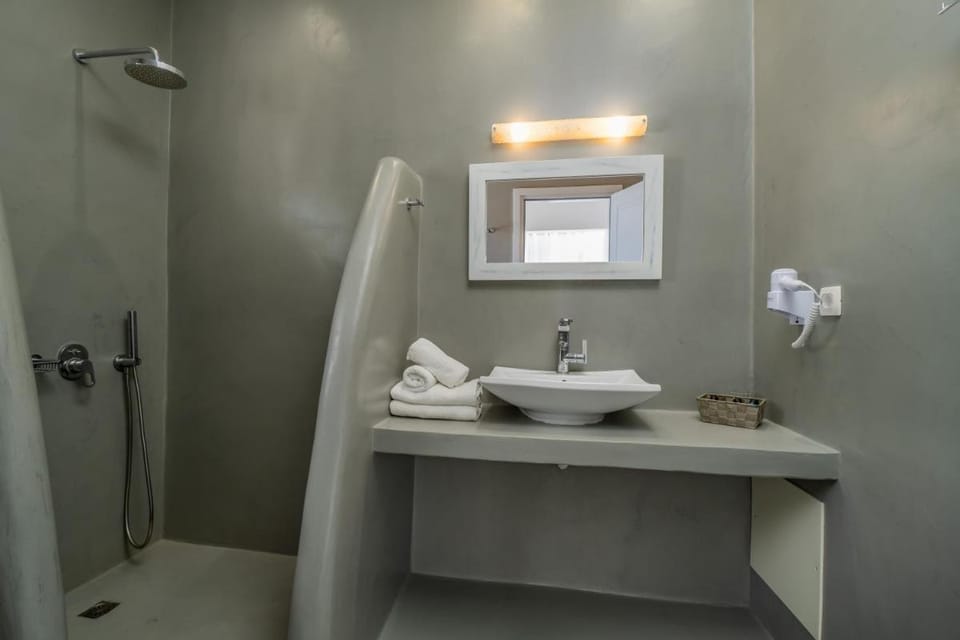 Central Fira Hotel Hotel in Thera