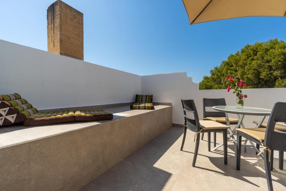 Hostal Restaurante Pou des Lleó Bed and Breakfast in Ibiza