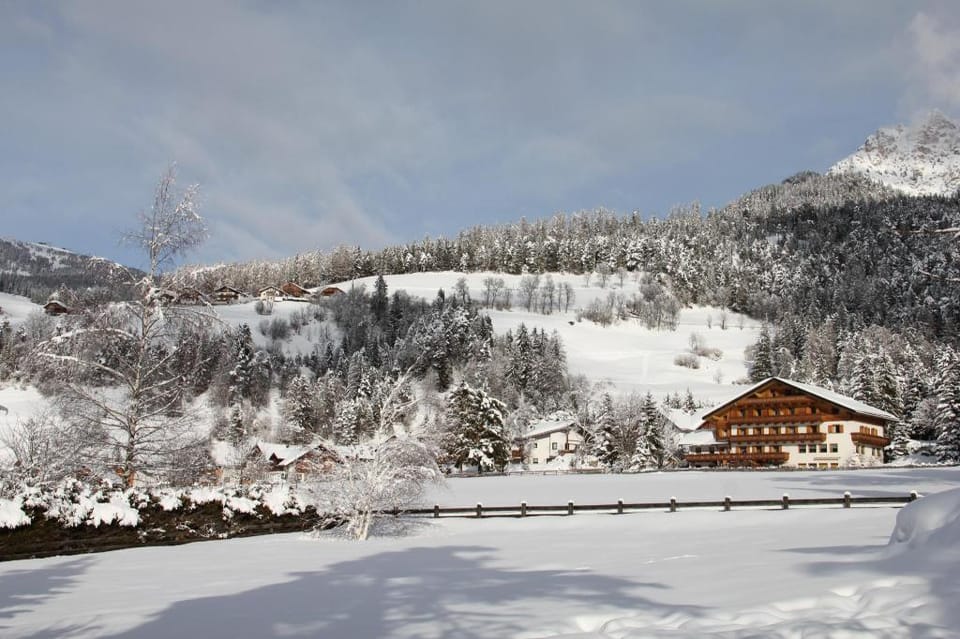 Pension Arnica Apartment hotel in San Vigilio di Marebbe