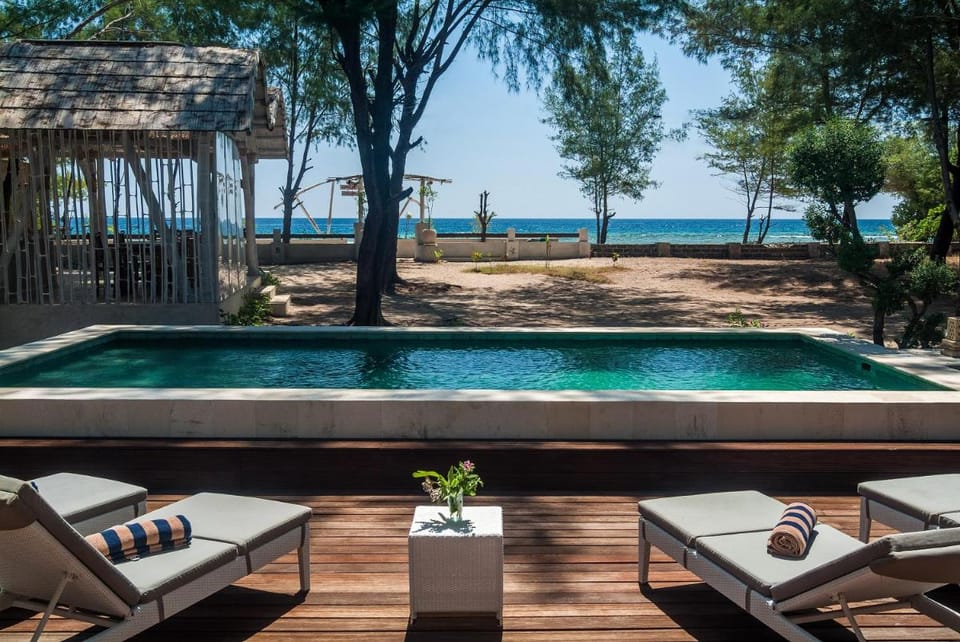 Coral Flora Villa Beach Front Villa in Pemenang