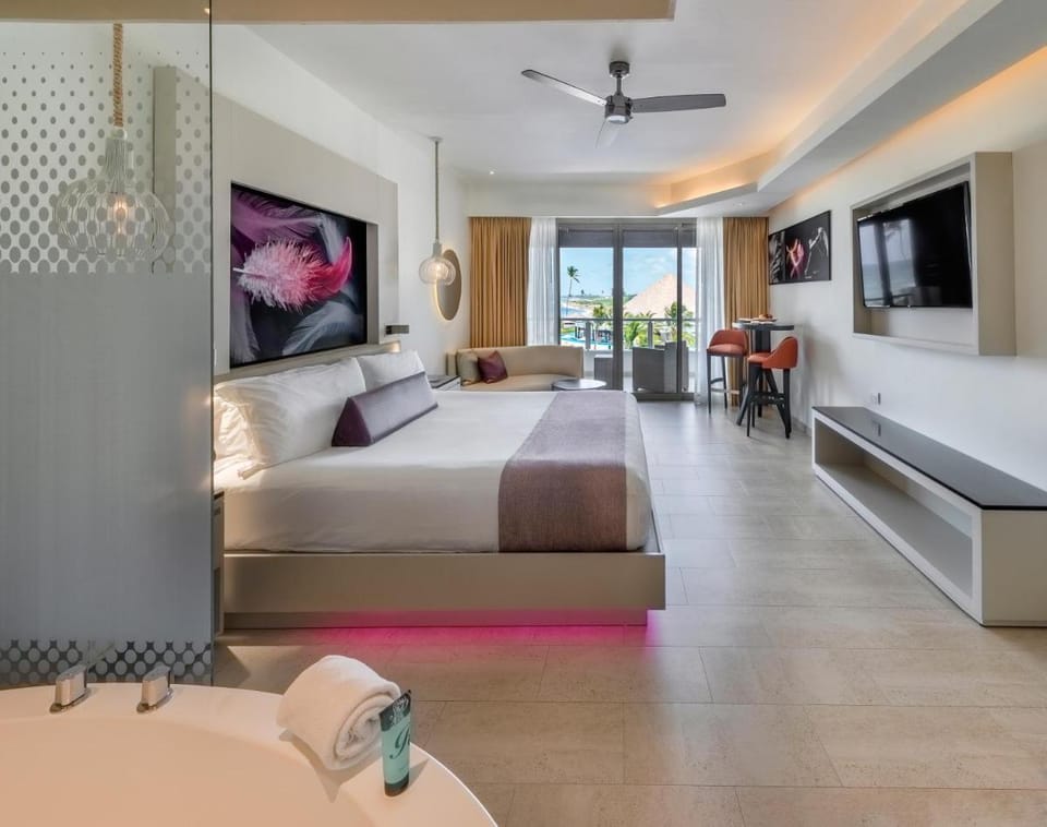 Royalton CHIC Punta Cana, An Autograph Collection All-Inclusive Resort & Casino - Adults Only Resort in Punta Cana