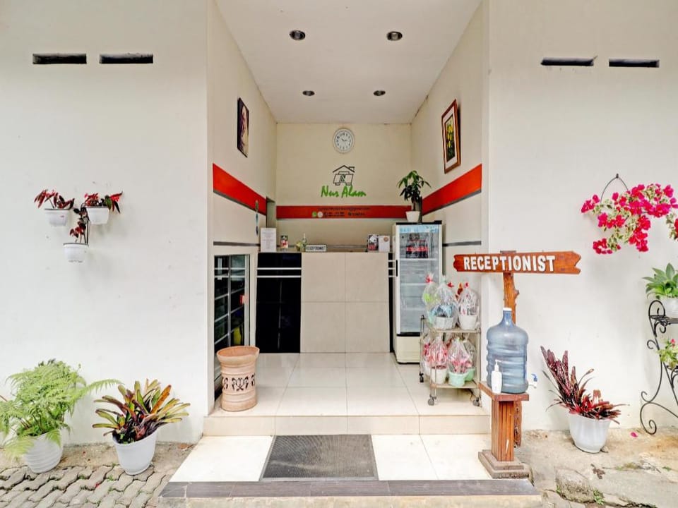 OYO 90582 Nur Alam Hotel Hotel in Lembang