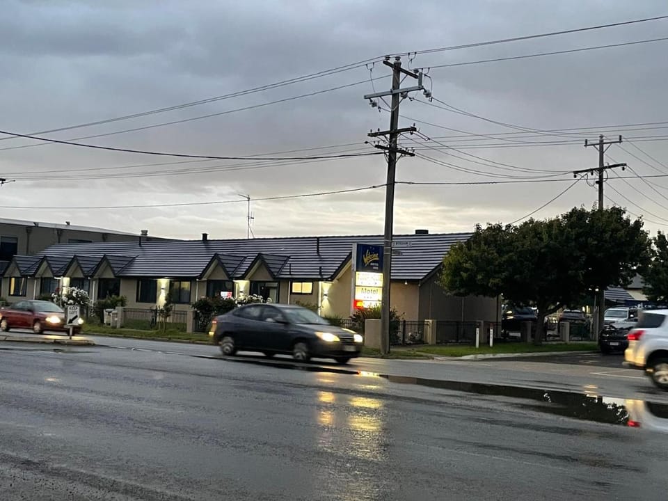 SHEPPARTON MOTOR INN Tudor House Motel Motel in Shepparton