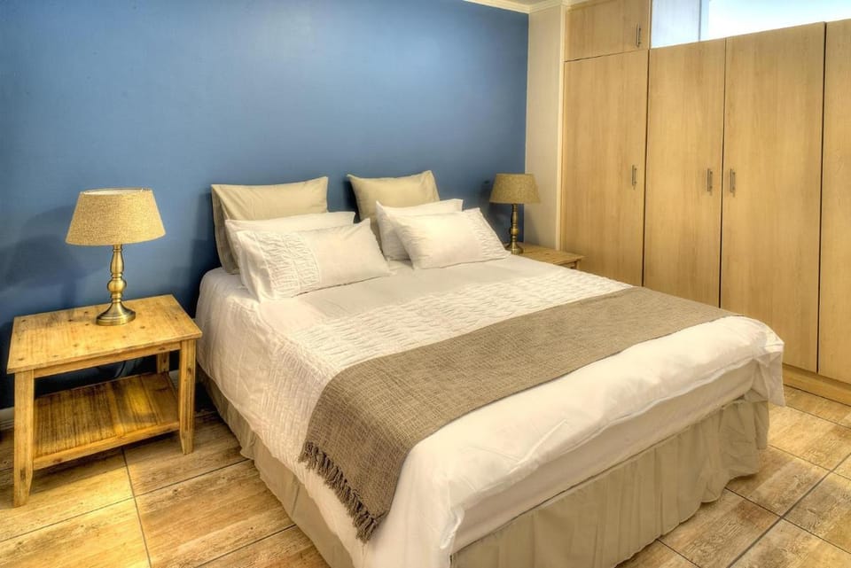 Four Season (1 Bedroom) (60) Apartment in Cape Town