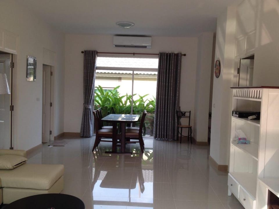 Casa Seaside 2 Bedrooms Vacation rental in Chon Buri Changwat