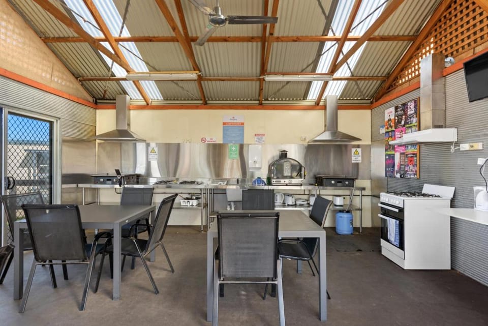 Discovery Parks  Adelaide Beachfront Hotel in Adelaide