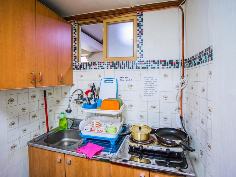 Dongdaemun Guesthouse Bed and Breakfast in Seoul