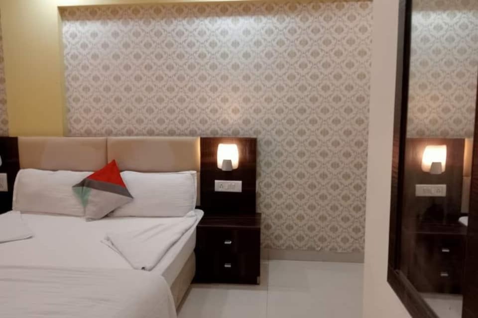 Aqua Galaxy Hotel in Mumbai