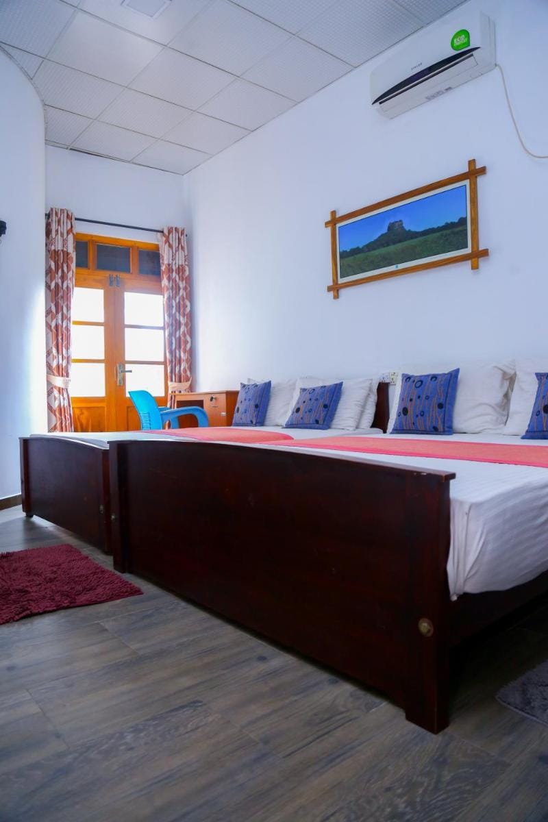 Canal Side Guest House Polonnaruwa Hotel in Central Province