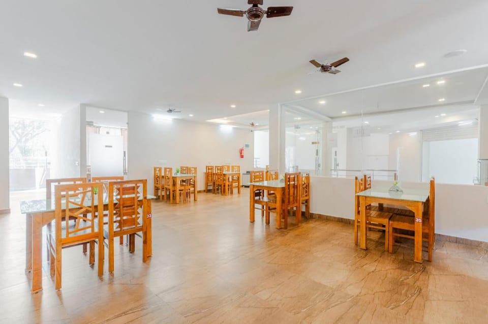Itsy Hotels Vijaya Comforts, With Bar & Restaurant Hotel in Kerala