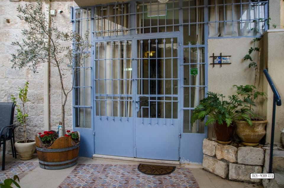 Alexandra House Bed and Breakfast in North District