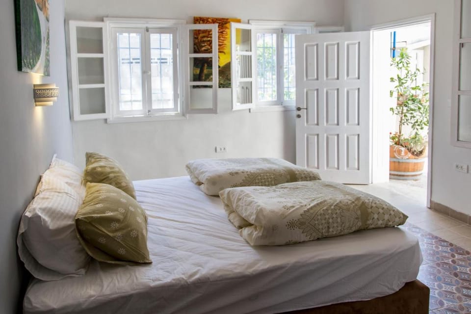Alexandra House Bed and Breakfast in North District