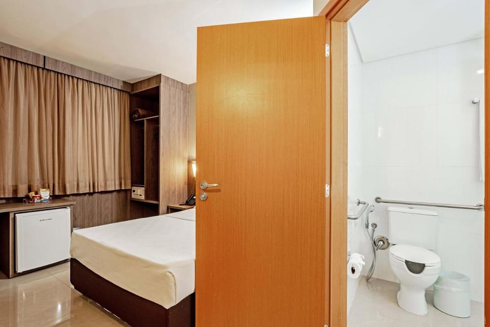 Slim Curitiba Av das Torres Hotel in Curitiba