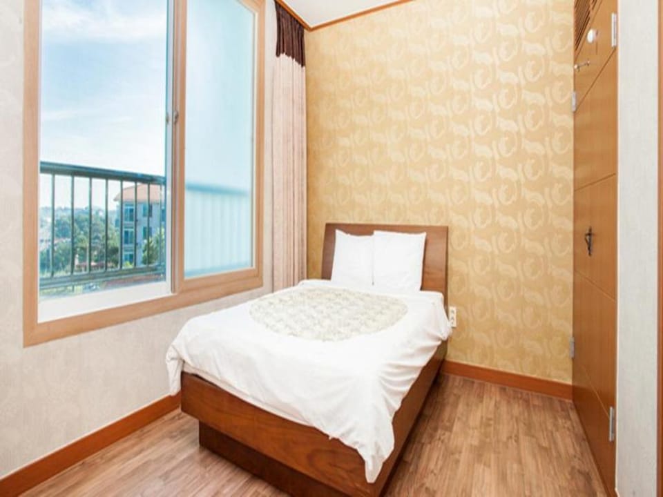 Il Sung Jeju Beach Resort Hotel in South Korea