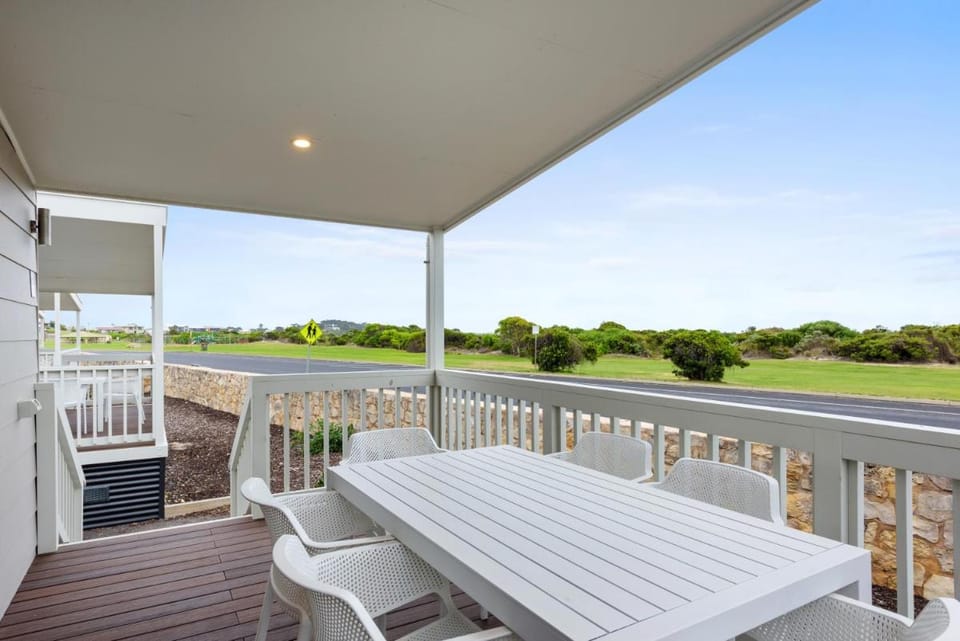 Discovery Parks - Robe Campground/ 
RV Resort in Robe