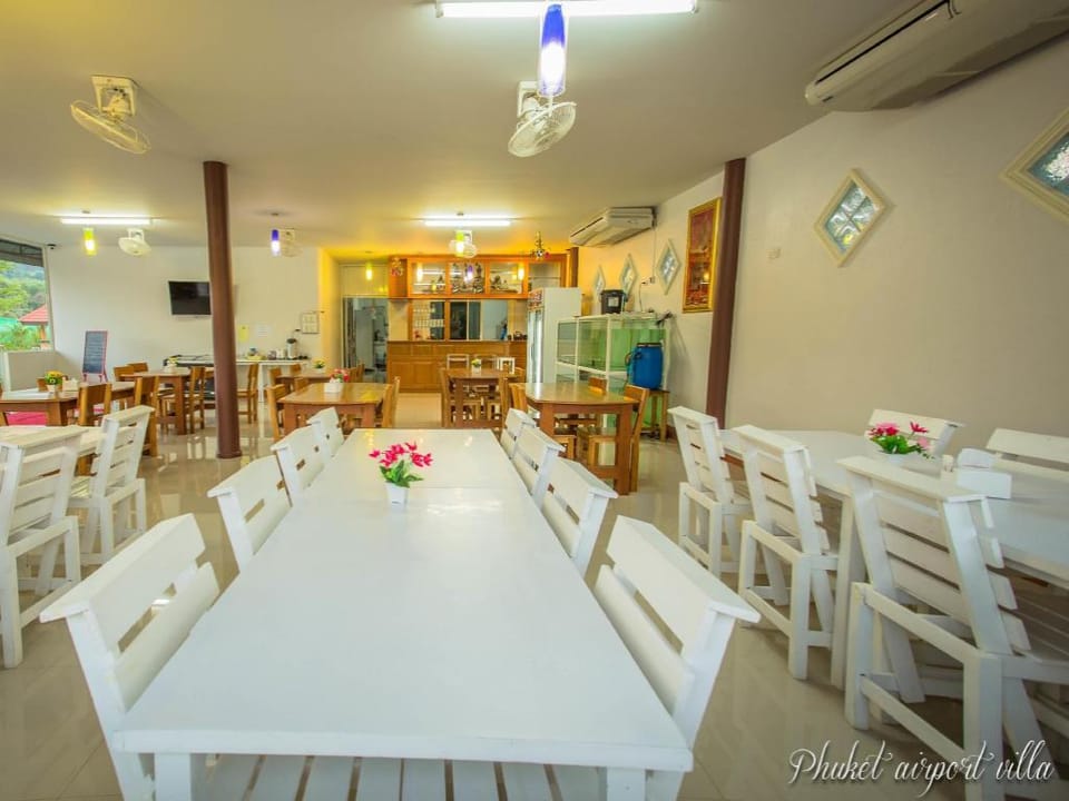 Phuket Airport Villa Hotel in Phuket