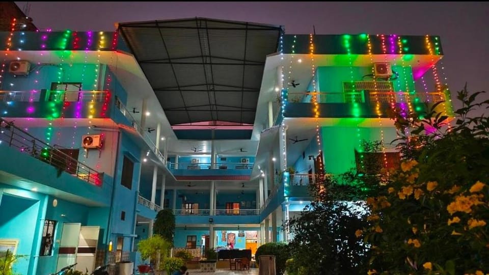 Sri Yoga Mandir Guest House Bed and Breakfast in Varanasi