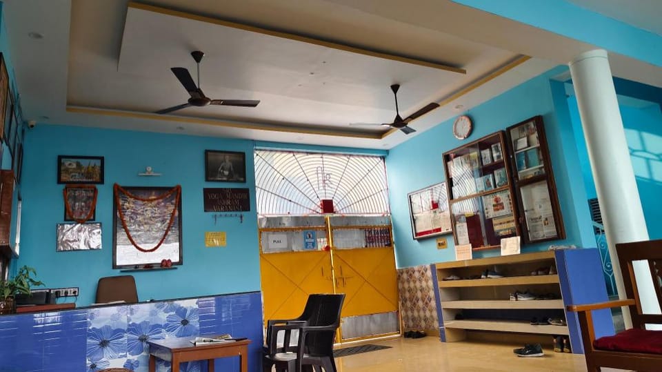 Sri Yoga Mandir Guest House Bed and Breakfast in Varanasi