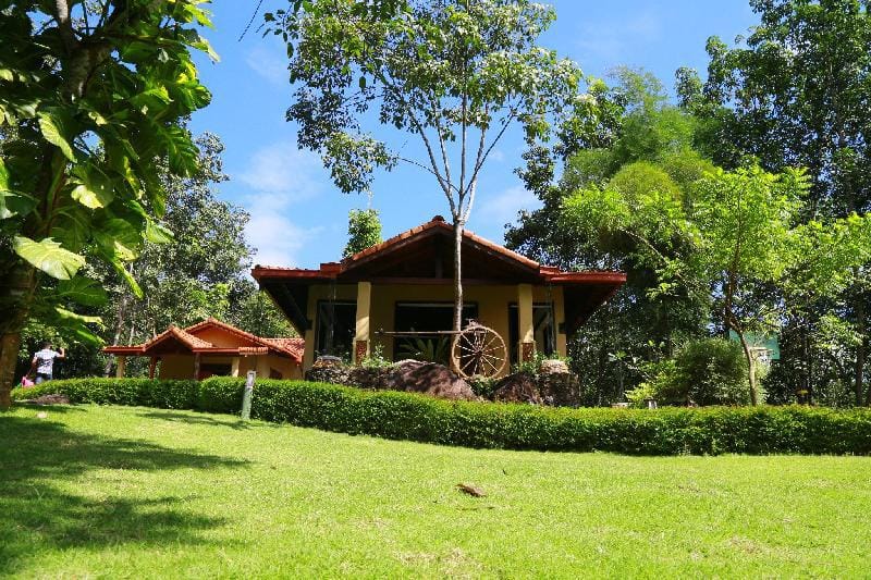 Tappers Village Estate Bungalow Vacation rental in Western Province