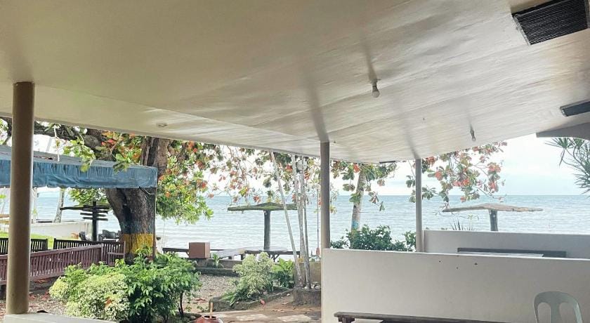 Durhan White Beach Resort powered by Cocotel Resort in Central Visayas