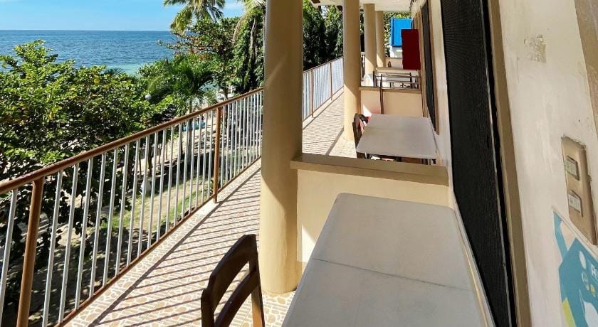 Durhan White Beach Resort powered by Cocotel Resort in Central Visayas