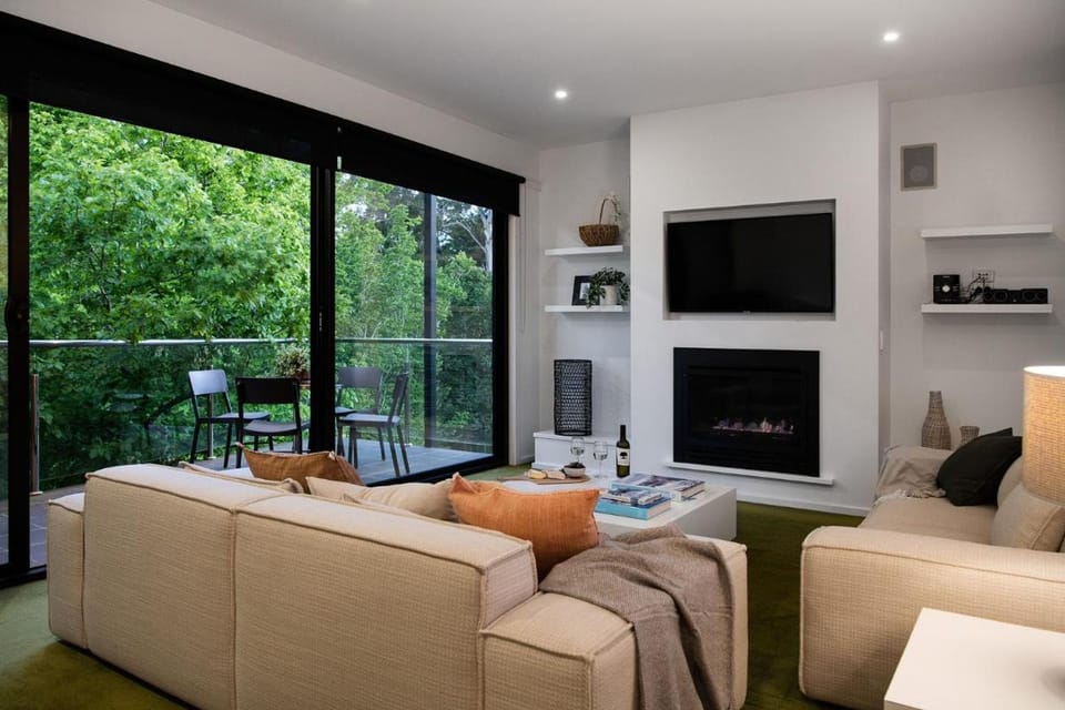 Saltus One bedroom- luxury and panoramic views Apartment in Victoria