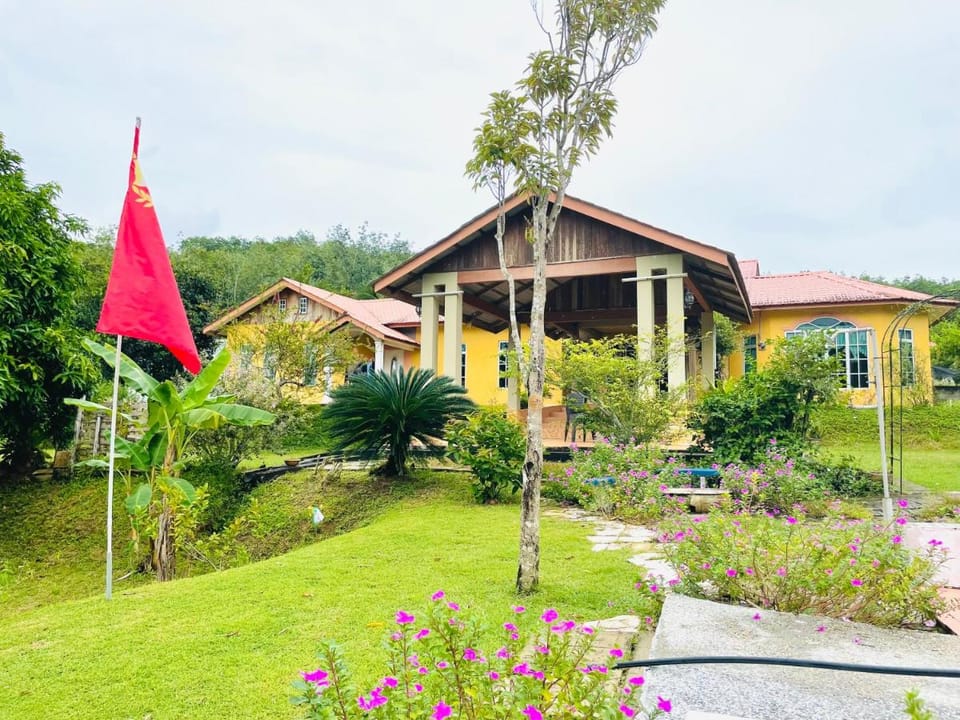 Kapal Terbang Guest House Langkawi Vacation rental in Kedah