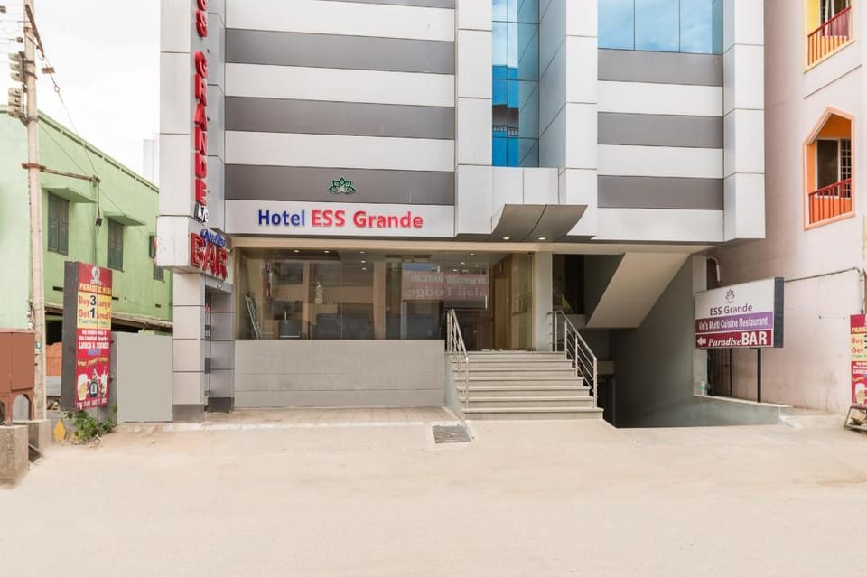 Treebo ESS Grande Hotel in Coimbatore
