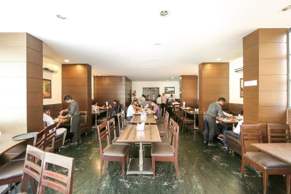 Hotel Lucky Goregaon Hotel in Mumbai