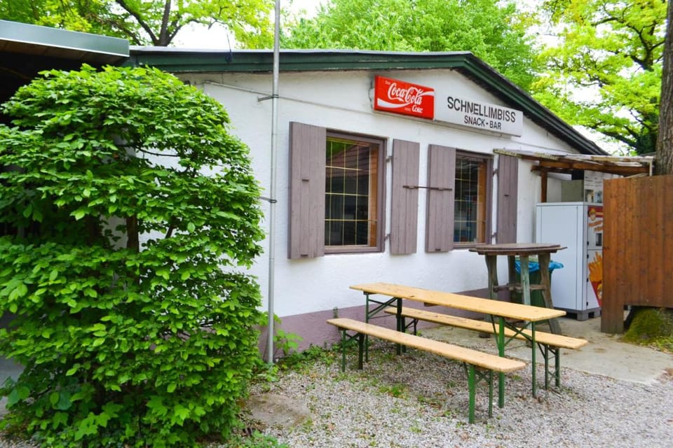 Oktoberfest Party Camping Campground/ 
RV Resort in Munich
