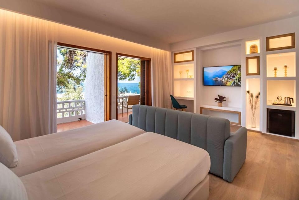 Wyndham Loutraki Poseidon Resort Hotel in Euboea