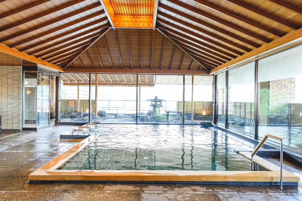 Takarazuka Onsen Hotel Wakamizu Ryokan in Hyogo Prefecture
