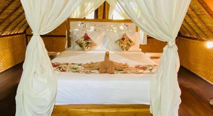 Balangan Sea View Bungalow Hotel in Bali