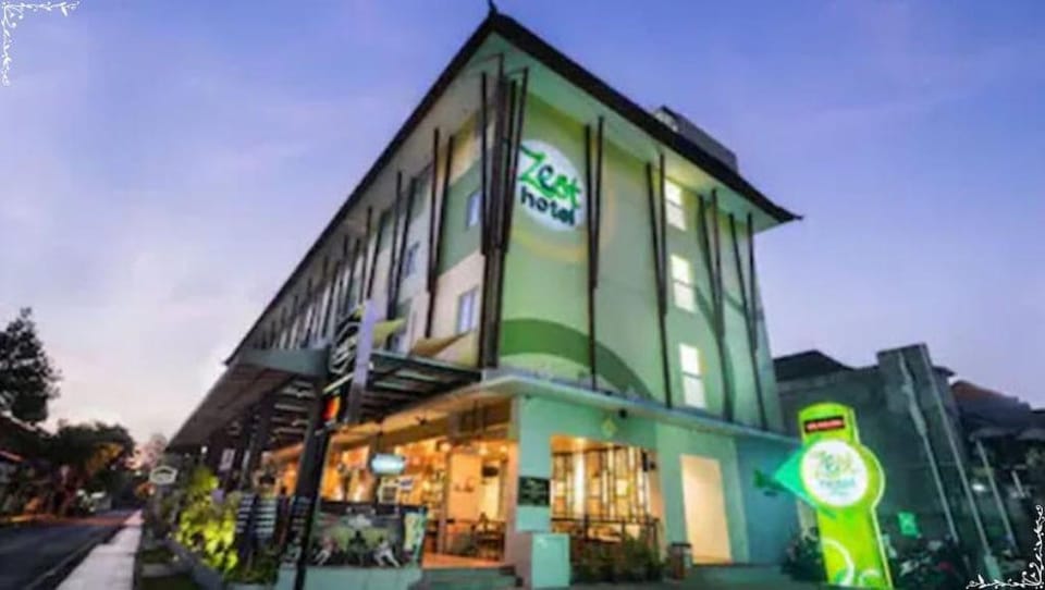 Palette Legian Beach Hotel in Kuta