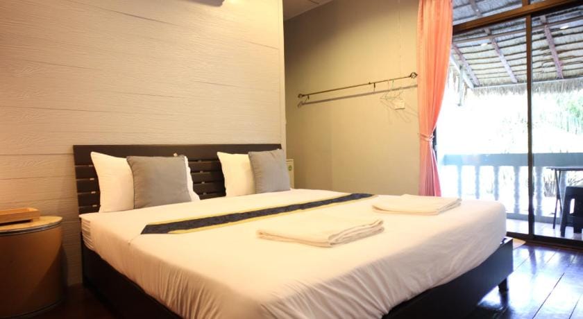 Marina Hut Guest House Bed and Breakfast in Krabi Changwat
