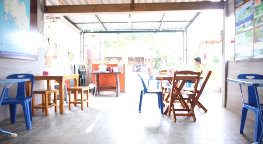 Marina Hut Guest House Bed and Breakfast in Krabi Changwat