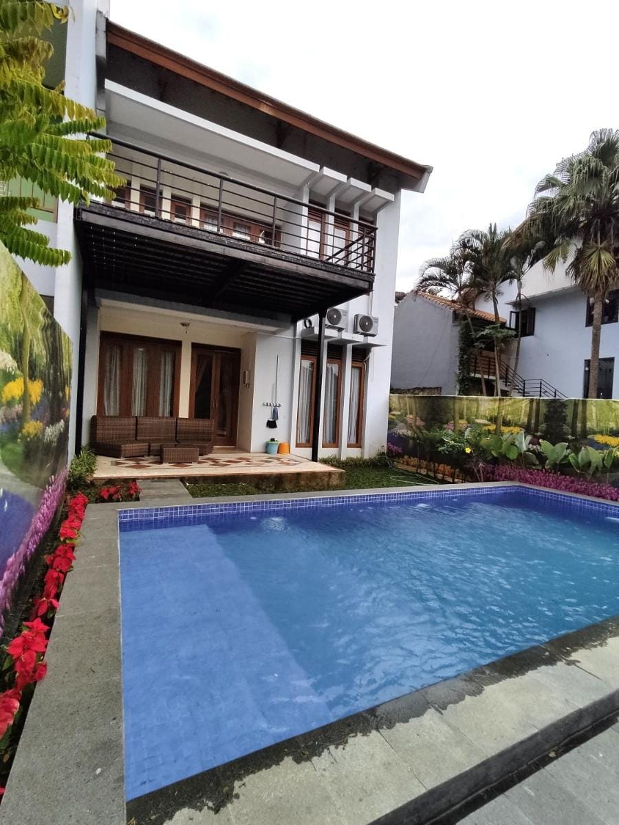 Villa Mawar Syariah, Family Only, Private Pool Villa in Bandung