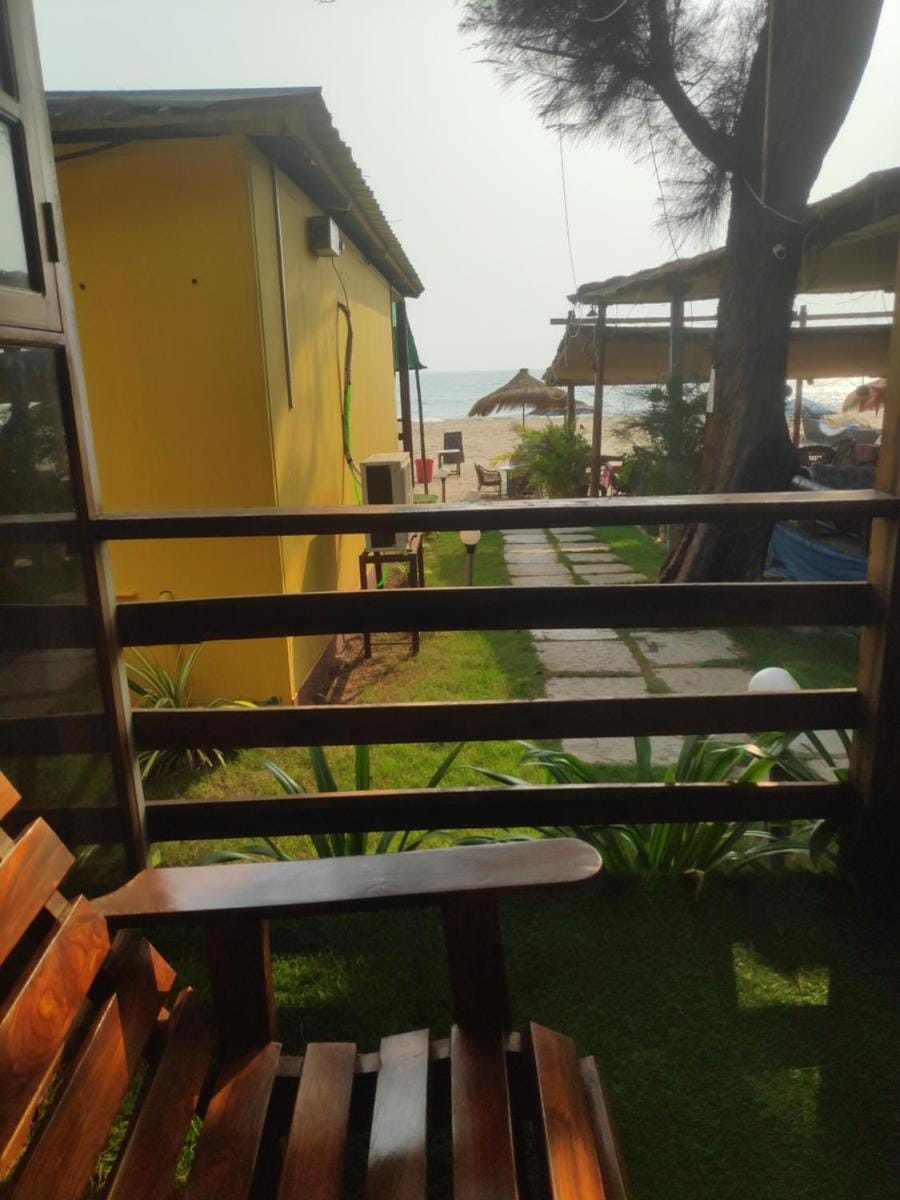 Sea Front Beach Huts Luxury tent in Canacona