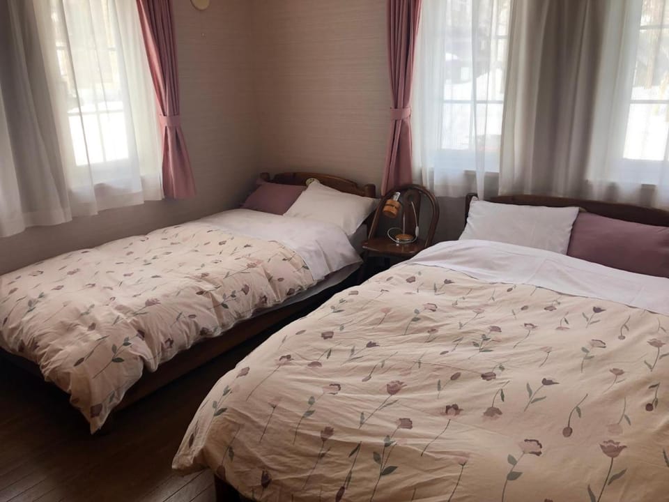 Pension Locomotion Bed and Breakfast in Niseko